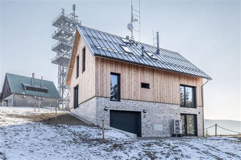 nová moderní stanice horské služby na Javorovém vrchu
