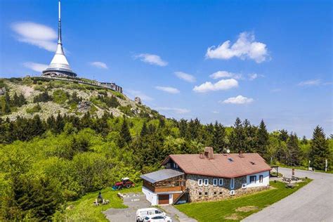 fotografie krajiny v Dlouhém Mostě s výhledem na Ještěd