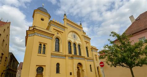 Fotografie synagogy v Třešti