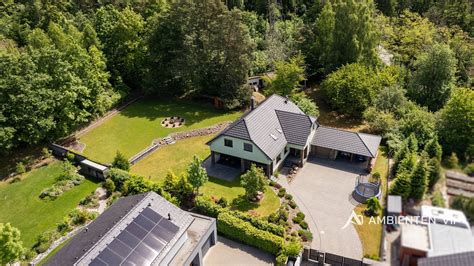 Architektonický nákres rodinného domu s pozemkem v lokalitě Brná