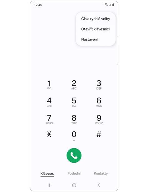 Ilustrace znázorňující telefonní hovory a komunikaci mezi prodávajícím a kupujícím.