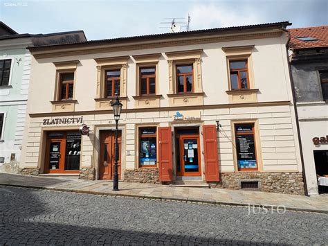 Příklad obchodního prostoru v centru Poděbrad s výlohou