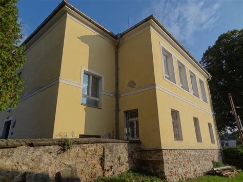 Obecní úřad ve Vranově před a po revitalizaci