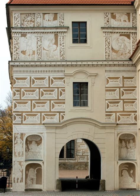 detail sgrafitové výzdoby na fasádě zámku