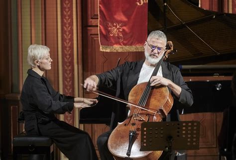 fotografie violoncellisty Jiřího Hanouska