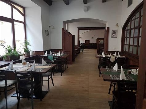Fotografie restaurace U Přeška v době jejího otevření po rekonstrukci