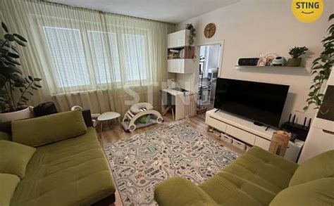 fotografie interiéru částečně vybaveného bytu 2+1