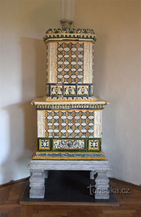 Detail středověkých kachlových kamen