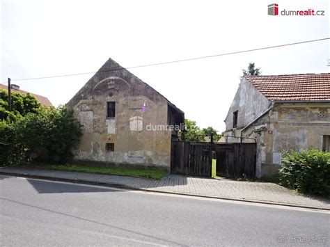 Detailní fotografie dochované budovy bývalé sýpky usedlosti Klikovka
