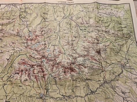 mapa Vysokých Tater s vyznačenými středisky a turistickými trasami