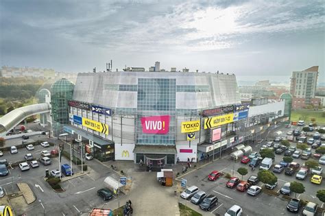 Interiér zrekonstruovaného hypermarketu Albert v OC Vivo! Hostivař