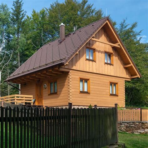 Příklad roubenky v klidném přírodním prostředí