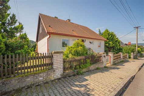 Rodinný dům s garáží a zahradou