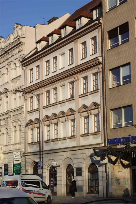 Fasáda domu Dům u Bílého lva na Náměstí Míru v Blatné