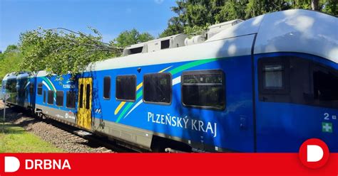 Ilustrace vlaku Šinkansen jedoucího po vyvýšené dráze