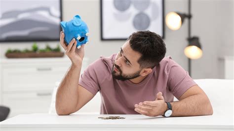 Ilustrační obrázek rodiny řešící finanční problémy s bydlením
