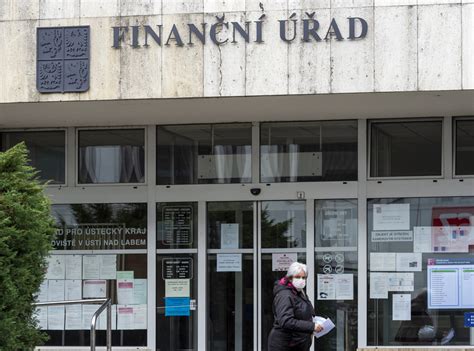 Ilustrační foto budovy finančního úřadu