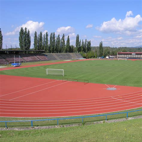 rekonstrukce travnaté plochy na stadionu Letná