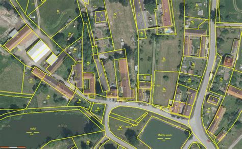 Detail digitální katastrální mapy s vyznačenými parcelami a budovami