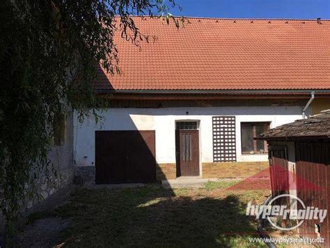 rodinný dům 3+kk s krbovými kamny a uzavřeným dvorem
