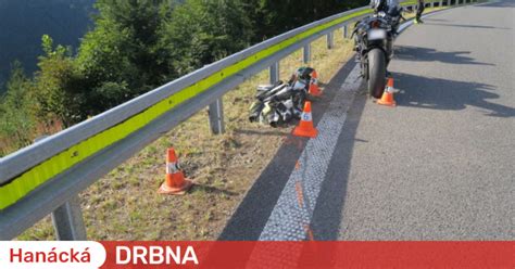 fotografie gabionových zdí podél silnice na Červenohorském sedle