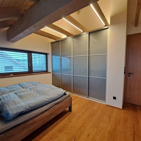 Střecha Máchonovy pasáže s matného skla
