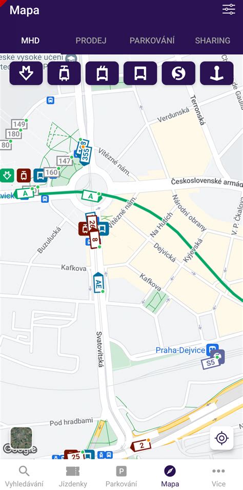 Mapa ukazující polohu domu s vyznačenými sjezdovkami, lanovkami a zastávkami skibusu/cyklobusu
