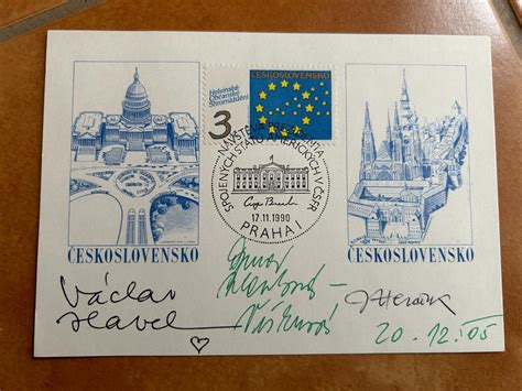 Ilustrace schvalovacího procesu s razítkem družstva