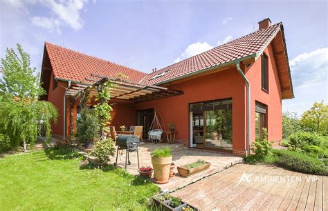 rodinný dům s terasou a zahradou