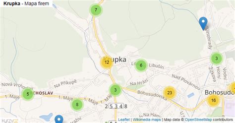 Mapa obce Krupka s vyznačením hlavních částí a okolních pohoří