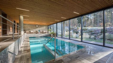 fotografie luxusního wellness hotelu v Jeseníkách s bazénem a saunami