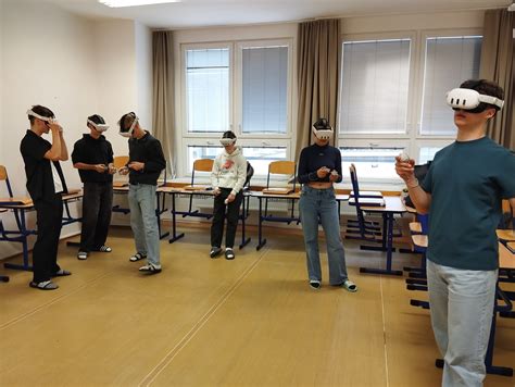 Interiér digitálního showroomu ELK s VR brýlemi