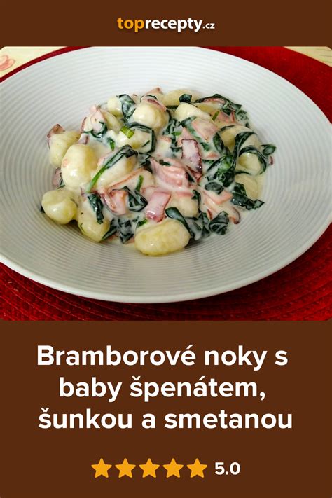 Misku s čerstvým baby špenátem