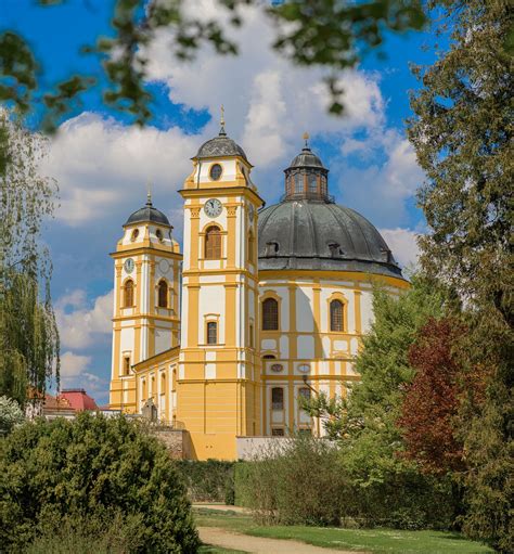 Architektonický pohled na kostel sv. Markéty v Jaroměřicích nad Rokytnou