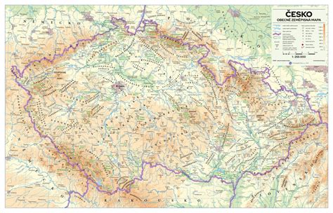 Mapa s vyznačenými turistickými trasami a rekreačními oblastmi v Českém Švýcarsku.