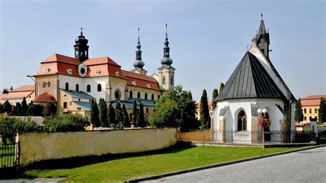 Hlavní průčelí baziliky
