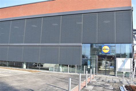 fasáda prodejny Lidl v rekonstrukci