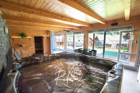 Chata s wellness, vířivkou a bazénem u rybníků