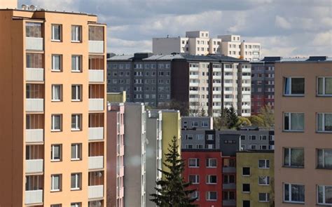 Ilustrace moderního sídliště s důrazem na dostupné bydlení
