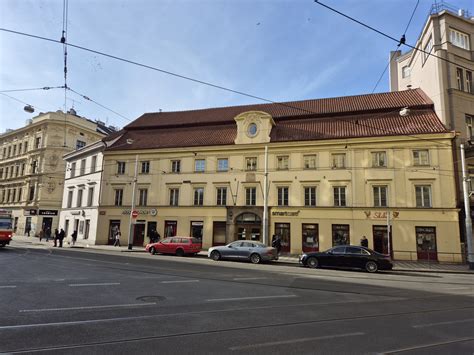 pohled na historickou budovu Myslíkova 31 z exteriéru