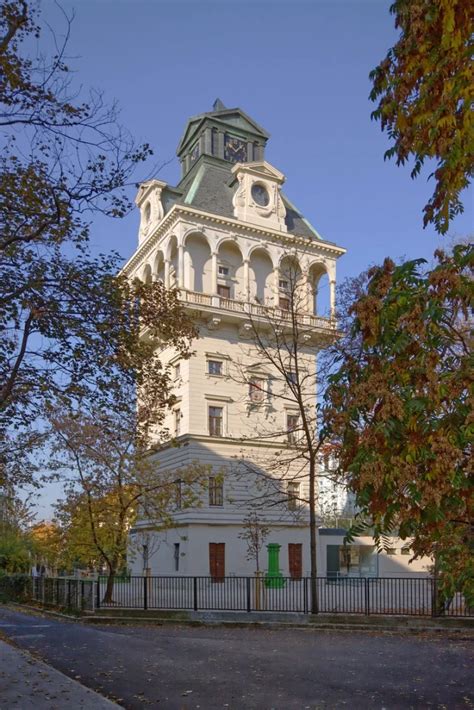 Pohled na historickou budovu Panského dvora